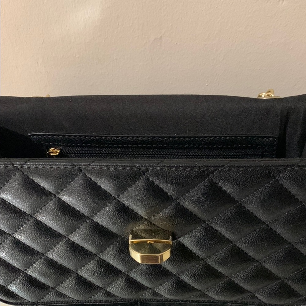 Elegant Black Quilted Chain Bag - Picture 6 of 6